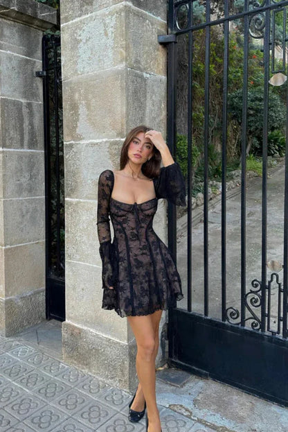 Vestido de Encaje con Mangas Largas