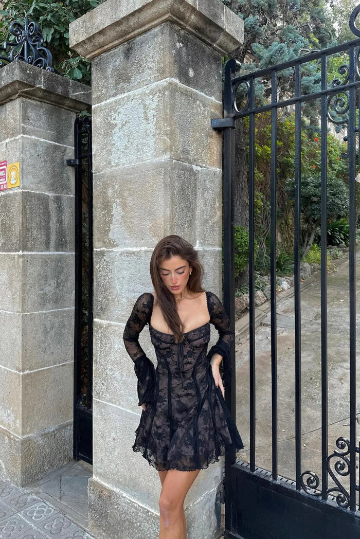 Vestido de Encaje con Mangas Largas