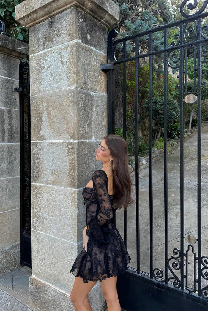 Vestido de Encaje con Mangas Largas