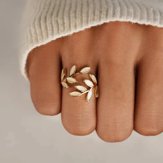 PURE | Anillo ajustable con hoja y ópalo blanco
